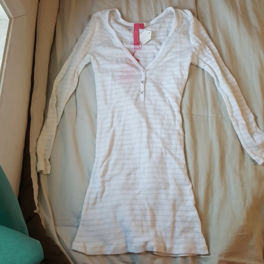 3/4 sleeve white shirt